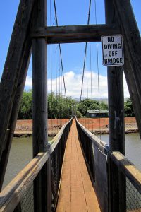 hanapepe-swinging-bridge