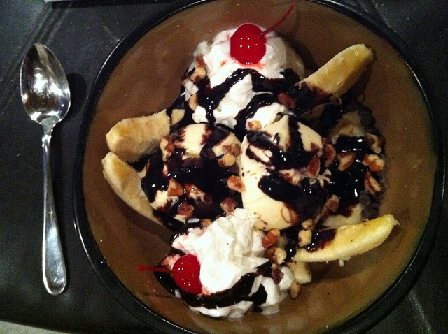banana-chocolate-sundae